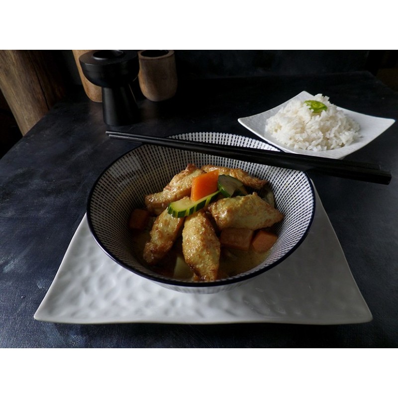 Kid's plate - chicken with yellow curry served with rice