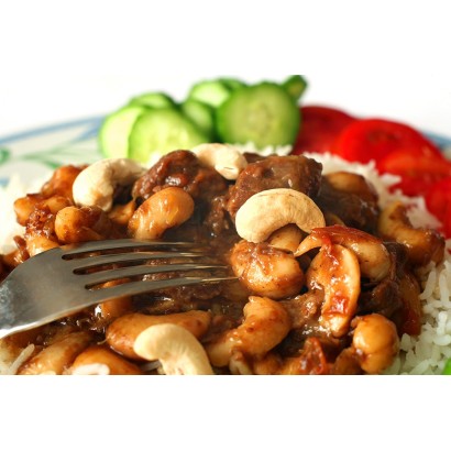 Beef with cashew nuts served with white rice